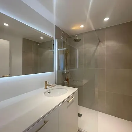 Le Bluebay - Luxurious 2 Bedrooms Seaview Swimming Pool Carpark